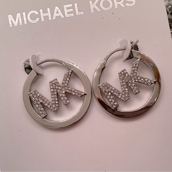 Beautiful Michael kors earrings new with tags - Picture 4 of 8